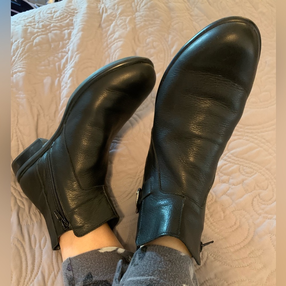 NAOT Aura Maestro size 9 black leather ankle boots booties excellent condition